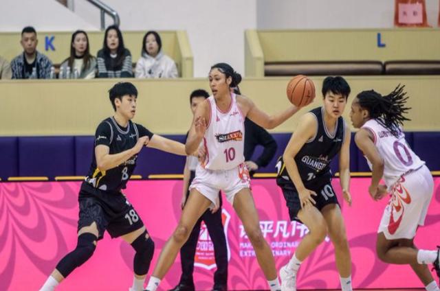 关于山西女篮客场大胜北京女篮，提升排名的信息